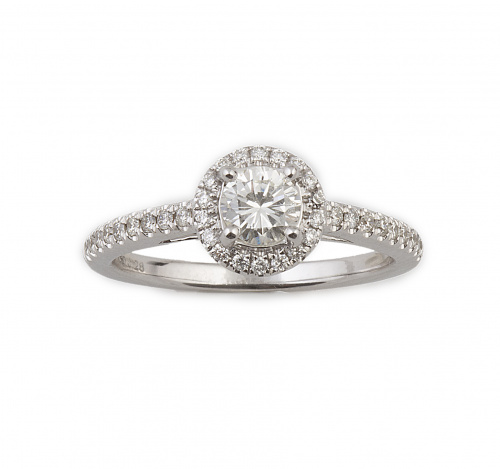 Sortija con rosetón de brillantes en círculo enmarcado por 