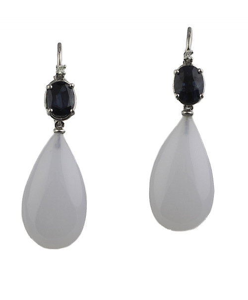 Pendientes largos con brillantes, zafiros ovales y perillas