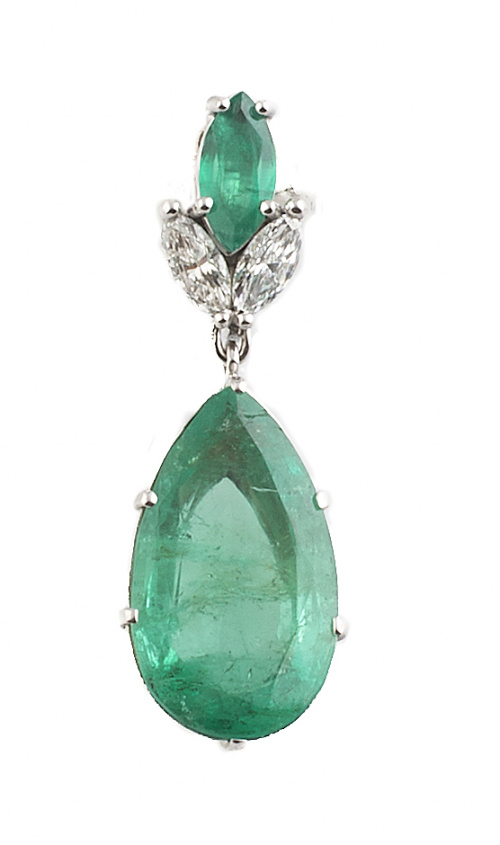 Colgante con perilla de esmeralda colgante de una esmeralda