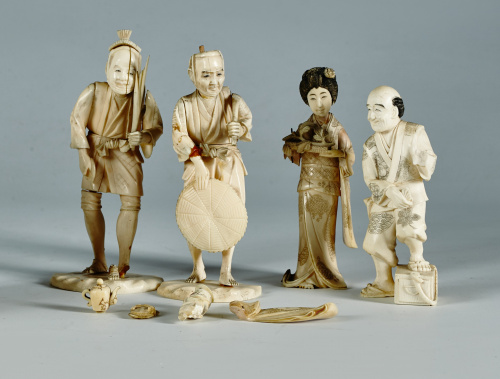 4 okimonosMarfil con algunas partes policromadasJapón, S.