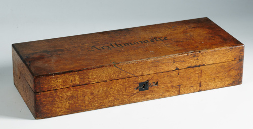 El Aritmómetro es considerada la primera calculadora mecáni