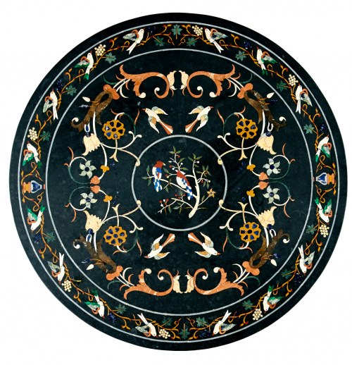 Velador con  tapa en mármol negro decorada en “pietra dura”