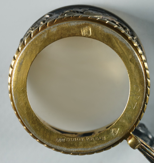 Licorera de plata dorada y vidrio tallado.Francia, Paris, 