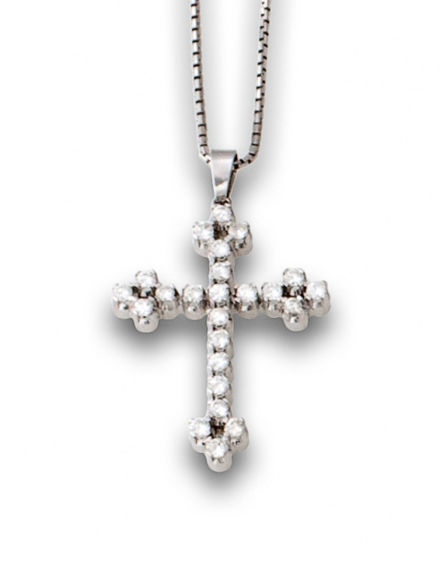 Cruz colgante con 19 brillantes y cadena de eslabón cuadrad