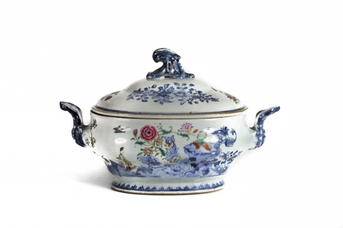 Sopera Compañía de Indias en porcelana de la “Familia Rosa”