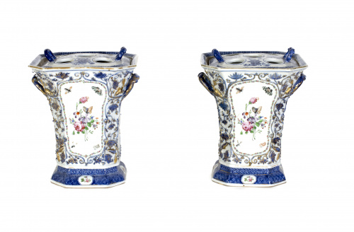 Pareja de floreros Compañía de Indias con decoración floral