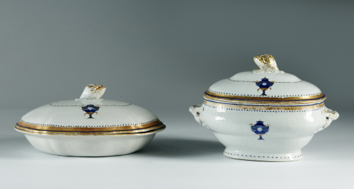 Sopera de compañía de indias de porcelana esmaltada decorad