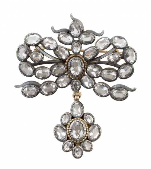 Broche portugués pp S.XX con lazo y rosetón colgante de cri