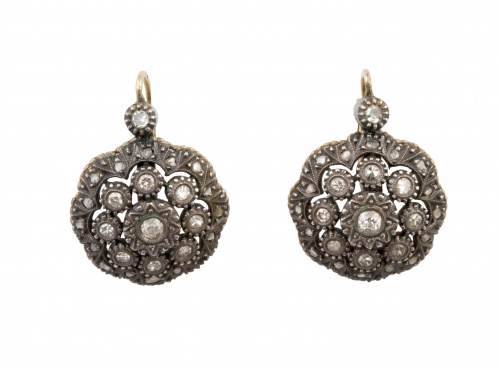 Pendientes portugueses s. XIX con rosetones de diamantes en
