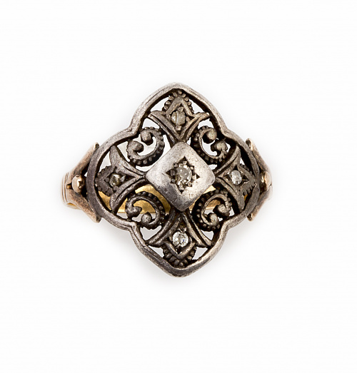 Sortija portuguesa s.XIX con rombo calado de diamantes 