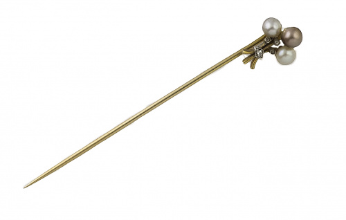 Alfiler portugués de pp S. XX con ramo formado por tres per