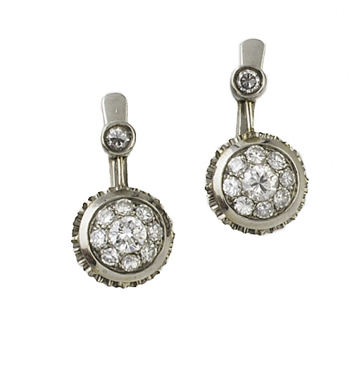 Conjunto de pendientes y sortija años 30 con rosetones de b