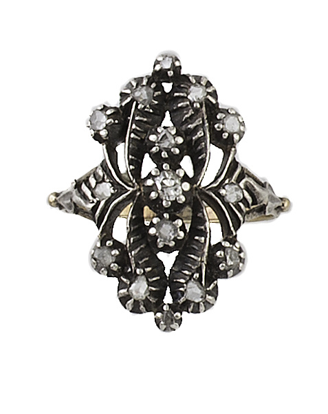 Sortija lanzadera portuguesa de pp. S. XX con motivos veget