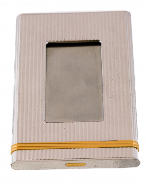 Tarjetero Must de CARTIER  gallonado en metal plateado y do