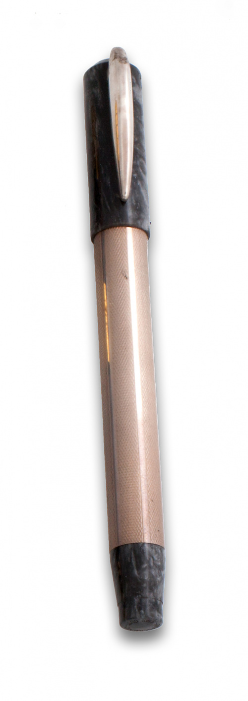 Pluma VISCONTI rinascimento en plata con decoración guilloc