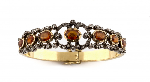 Brazalete portugués S. XIX con frente de topacios rodeados 