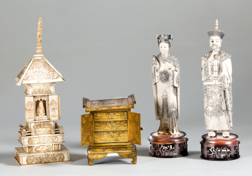 Oratorio con forma de pagoda de marfil tallado y grabado.C