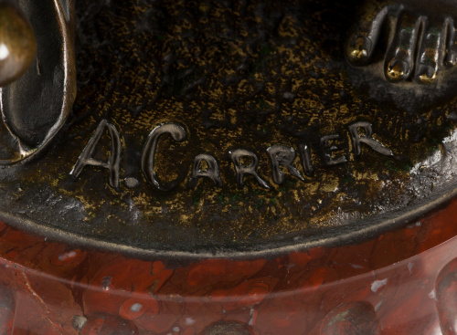 Guarnición de chimenea de bronce patinado decorado con ange