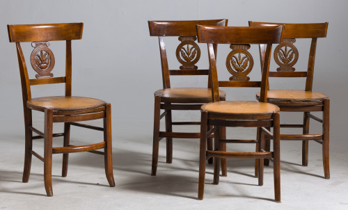 Juego de ocho sillas Imperio, pata decorada con palmeta. F