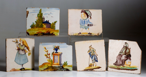 Azulejo anciana cosiendo en cerámica esmaltada, Valencia S