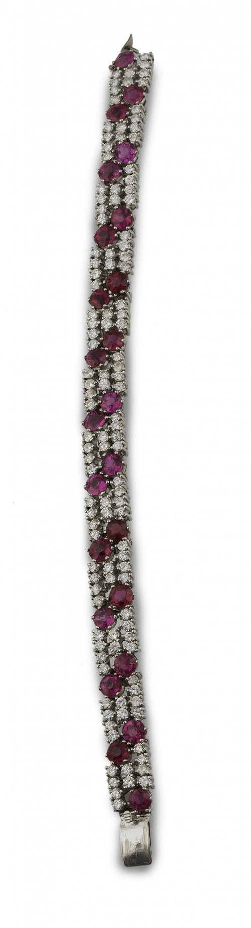 Brazalete de brillantes y rubíes sintéticos en oro blanco d