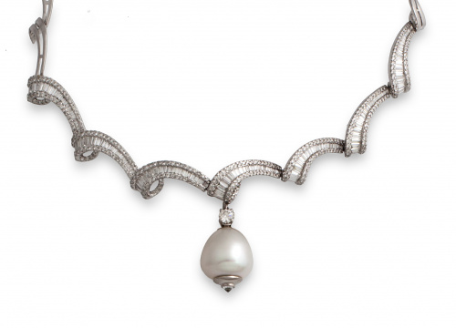 Collar de brillantes y baguettes con gran perla Australiana