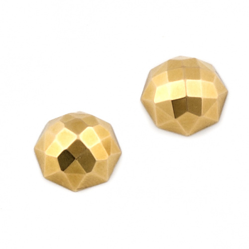 Pendientes de semiesfera facetada en oro amarillo de 18K.