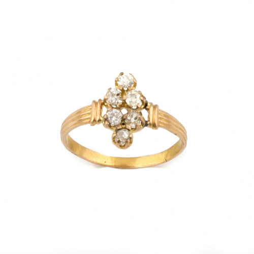 Sortija con rombo formado por brillantes en montura de oro 