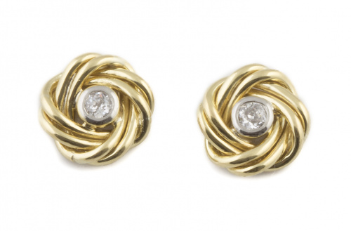 Pendientes con brillante en el centro de nudo de oro amaril