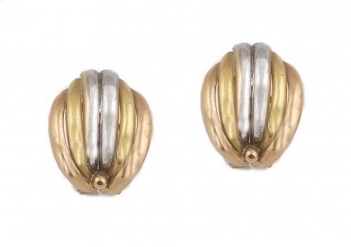 Pendientes arqueados de bandas gallonadas en oro tricolor d