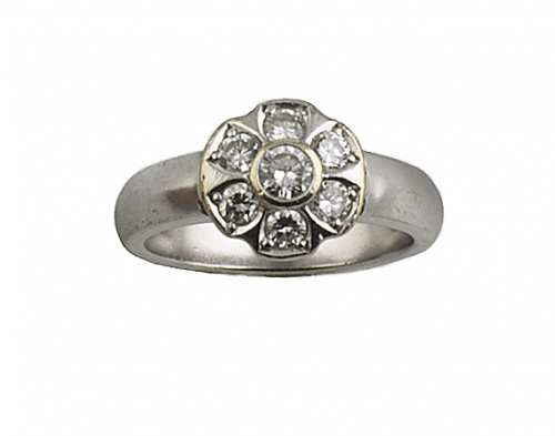 Sortija rosetón en forma de flor de brillantes en oro blanc