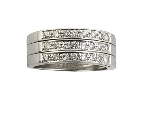 Sortija con frente de tres bandas de brillantes en oro blan