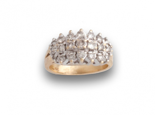 Sortija con tres bandas de brillantes que suman 1,40 ctes a