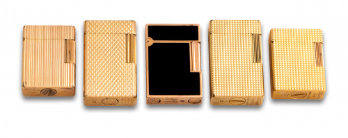 Encendedor DUPONT plaqué en oro rosa y con laca negra. Ref: