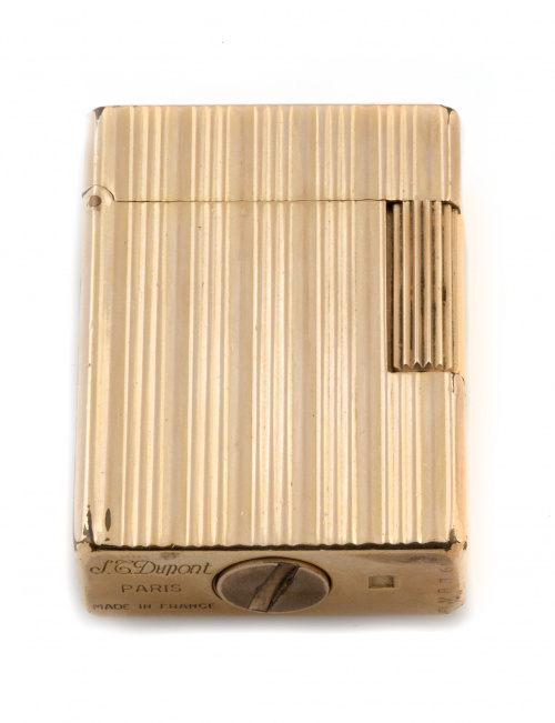 Encedor DUPONT plaqué or con decoración de estrias vertical