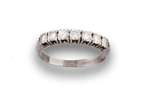 Sortija media alianza de brillantes años 50 en montura de p