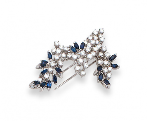 Broche de brillantes y zafiros navette engastados a diferen