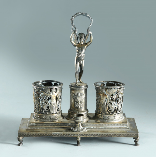 Recado de vinagreras imperio de plata, decorada con hojas y