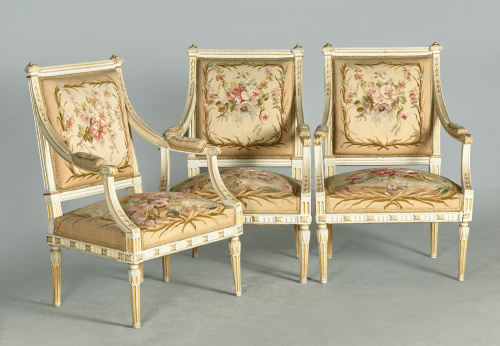Juego de tres sillas Napoleón III de madera lacada de blanc