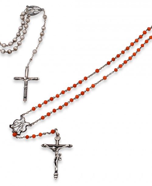 Lote de dos rosarios en plata.