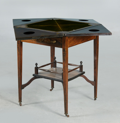 Mesa de juego eduardina en madera de palosanto con marquete