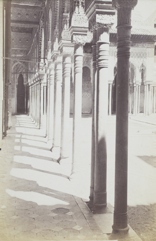 Cinco fotografías de la Alhambra de Granada.Firmado: Jean 