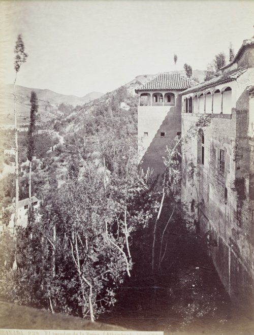 Cinco fotografías de la Alhambra de Granada.Firmado: Jean 