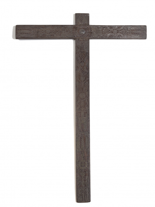 Cruz conventual en madera de roble con decoración de tarace