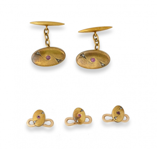 Conjunto de gemelos y botonadura de pp.s.XX con diamantes y