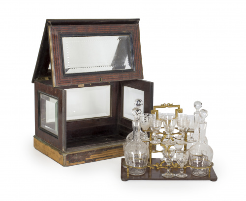 Licorera Napoleón III de madera de palo de rosa con marquet