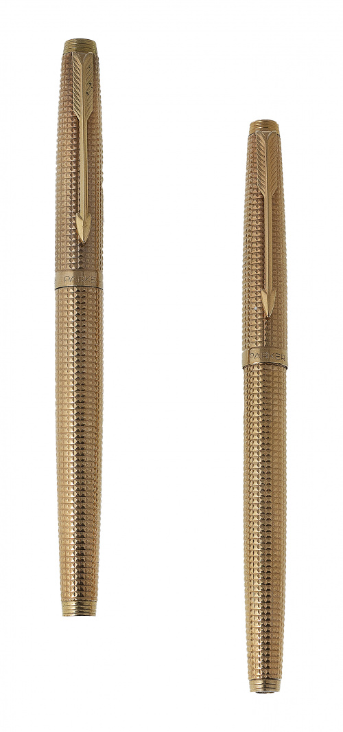 Conjunto de pluma y bolígrafo PARKER plaqué or con decoraci