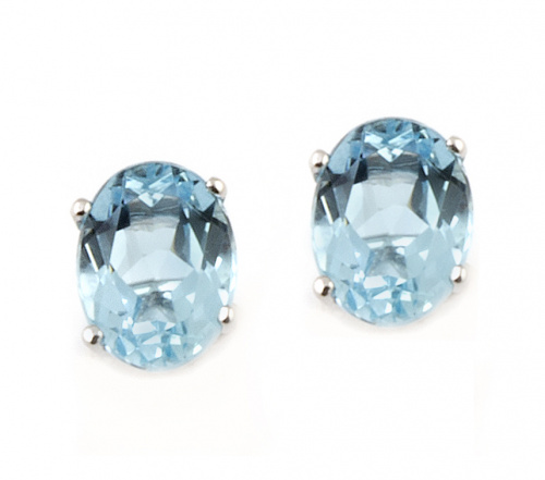 Pendientes con aguamarinas ovales que suman 3 ct en montura
