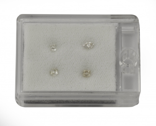 Lote formado por 90 brillantes en 6 lotes diferentes,blanco