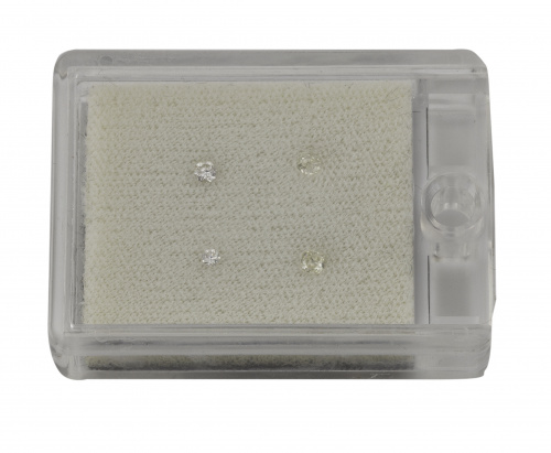 Lote formado por 90 brillantes en 6 lotes diferentes,blanco